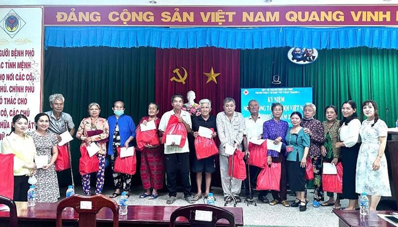 Cần Thơ tăng cường đầu tư trang thiết bị và chăm sóc bệnh nhân khó khăn